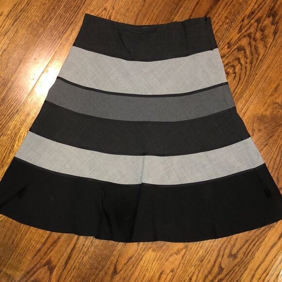 BCBG Women’s Tiered Color Block Monochromatic Spliced Color-Block Skirt Sz 6 - Picture 2 of 14